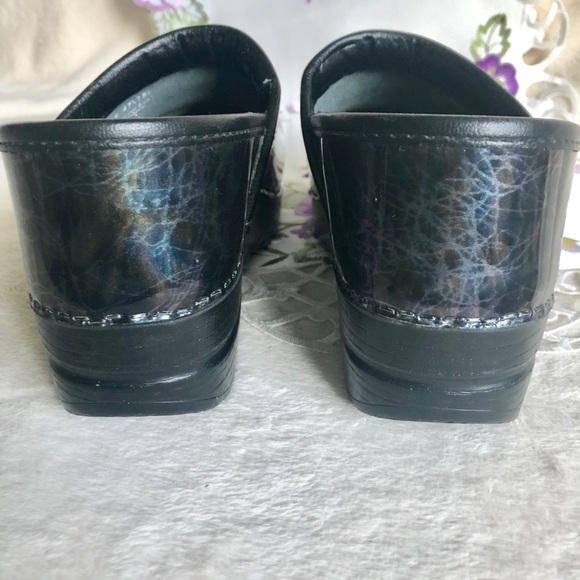 DANSKO Eur 36 Iridescent Bubble Pattern Like New! - Picture 3 of 6